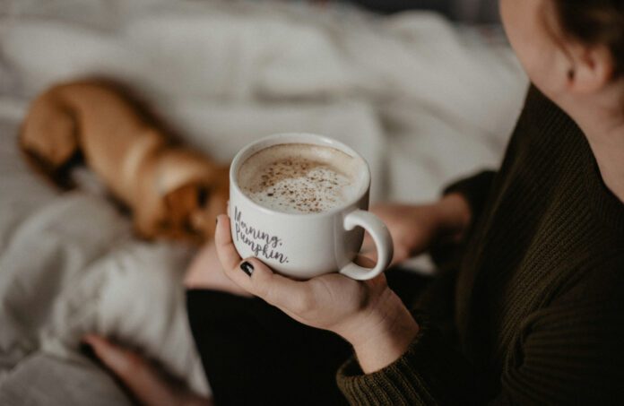 cafe-et-productivite-routine-matinale-efficace