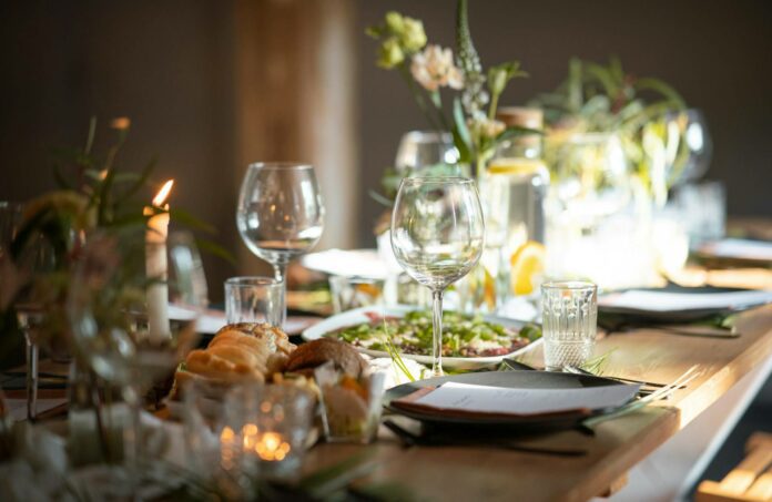 les-diners-immersifs-qui-combinent-art-et-gastronomie