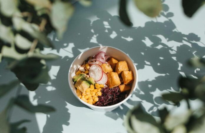 poke-bowl-la-street-food-healthy-qui-seduit-leurope